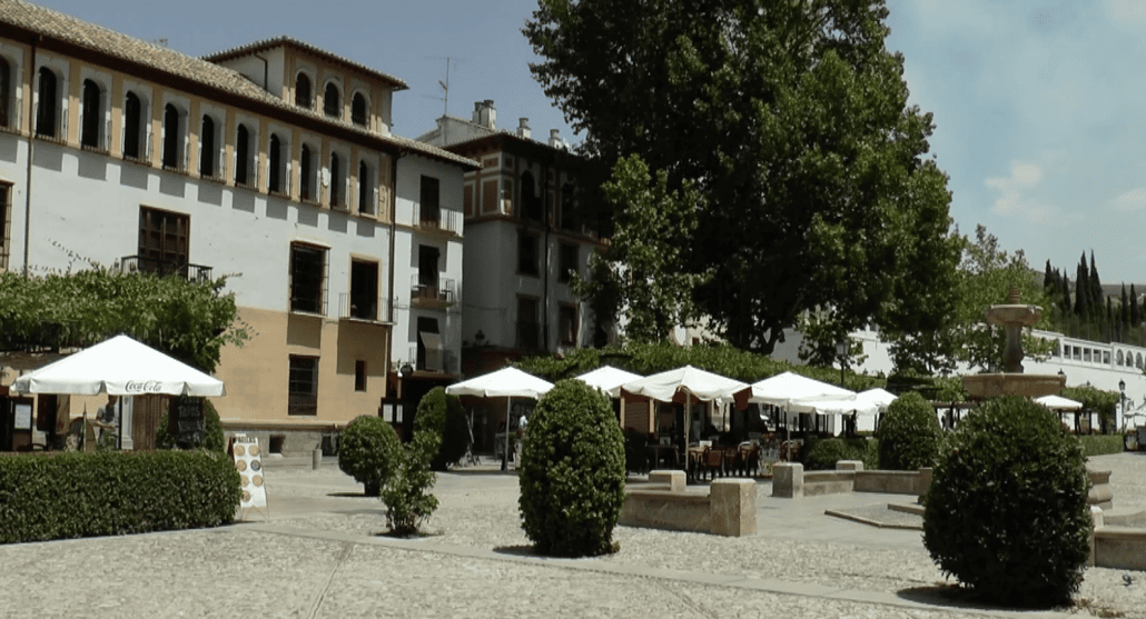 Bares en el Paseo de los Tristes