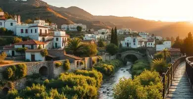 Molvízar 3 Pueblo blanco de Molvízar abrazado por bancales de chirimoyos y aguacates regados por acequias tradicionales entre la sierra y la costa