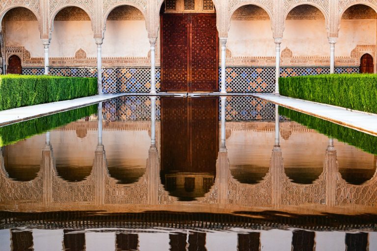 El Partal de la Alhambra: Pórtico de las Damas, Alberca y Jardines 2026