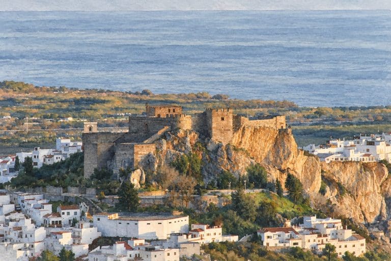Salobreña: castillo, casco histórico, playas y transporte — GranadaSmile.com