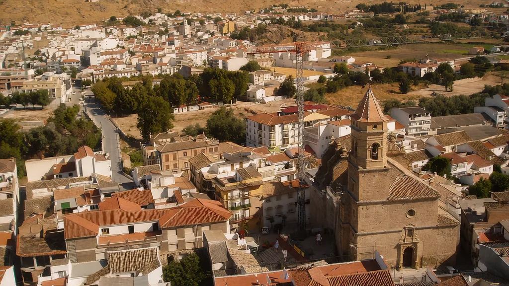 Loja: Alcazaba, iglesias, patrimonio del agua y Sierra Martilla — Arquitectura histórica y paseo con visitantes