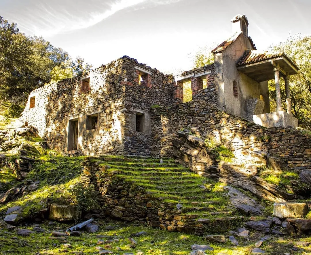 Wat te zien in Lugros y El Camarate (Granada): bezienswaardigheden, fotogalerij & reisgids
