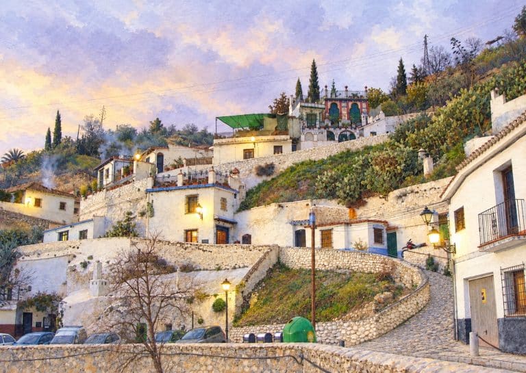 Sacromonte de Granada: cuevas, flamenco y Abadía — GranadaSmile.com